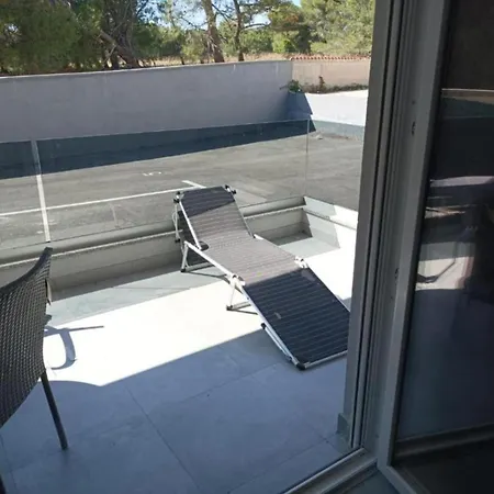 Classic One Bedroom With Terrace * Povljana